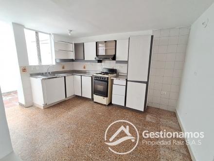 CODIGO A2693 EL TRIANON 